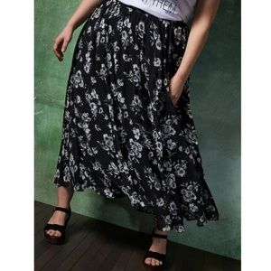 Torrid Black Floral Chiffon Maxi Skirt Size 2